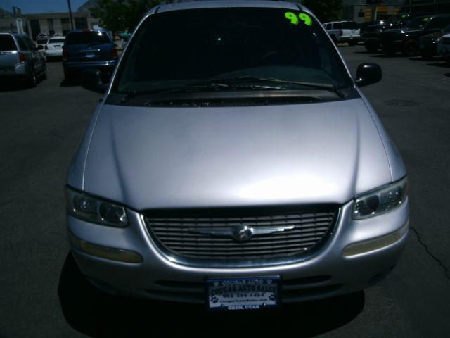 1999 Chrysler Town and Country Quad Coupe 3