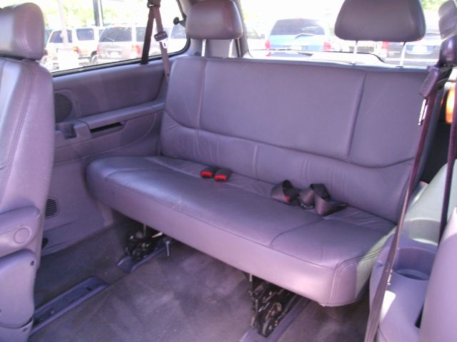 1999 Chrysler Town and Country Quad Coupe 3