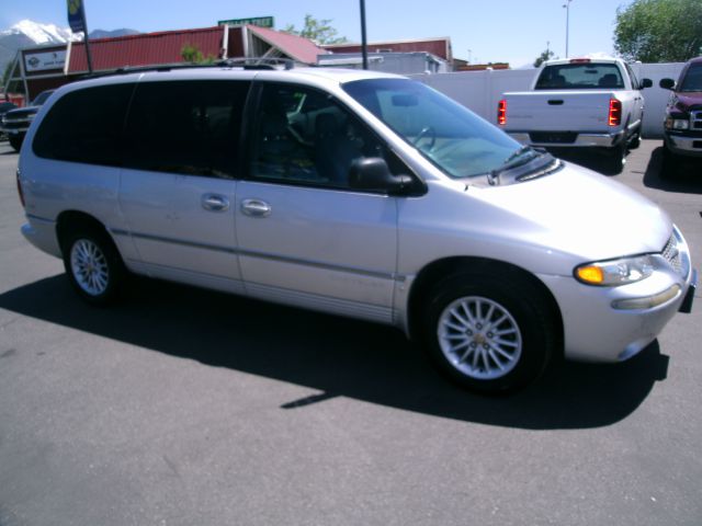 1999 Chrysler Town and Country Quad Coupe 3