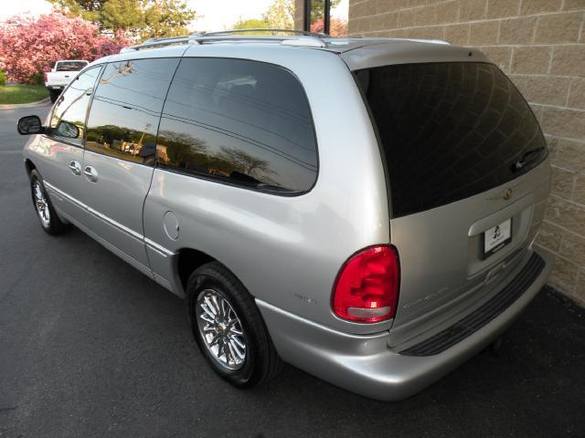 2000 Chrysler Town and Country SLT 25
