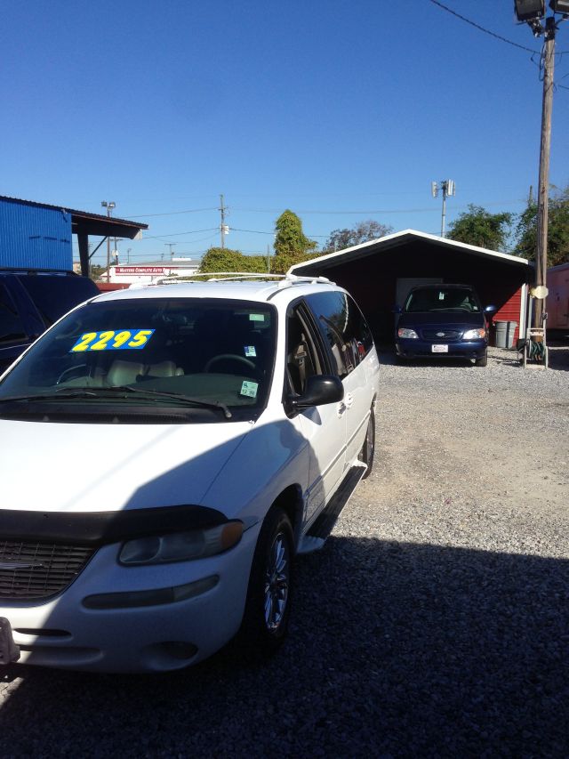 2000 Chrysler Town and Country SLT 25