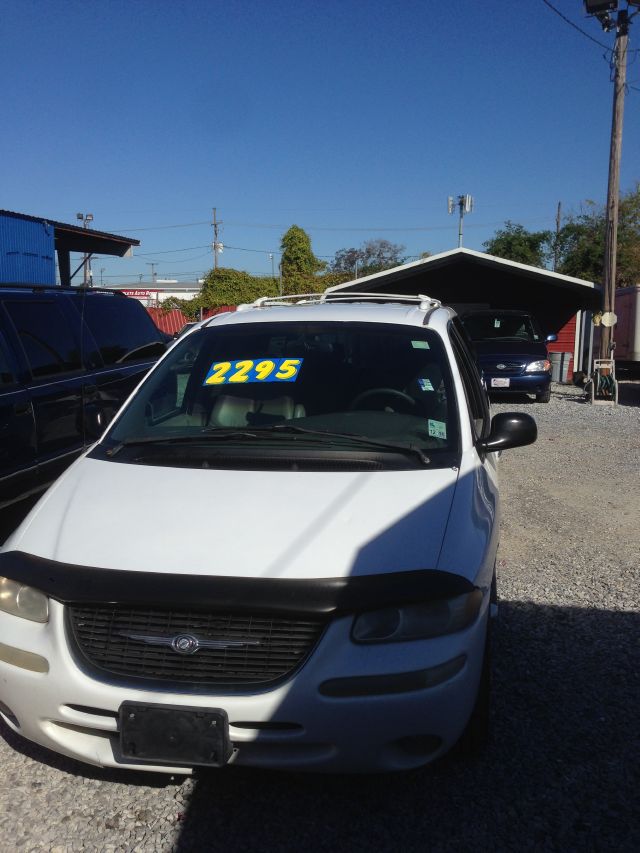 2000 Chrysler Town and Country SLT 25
