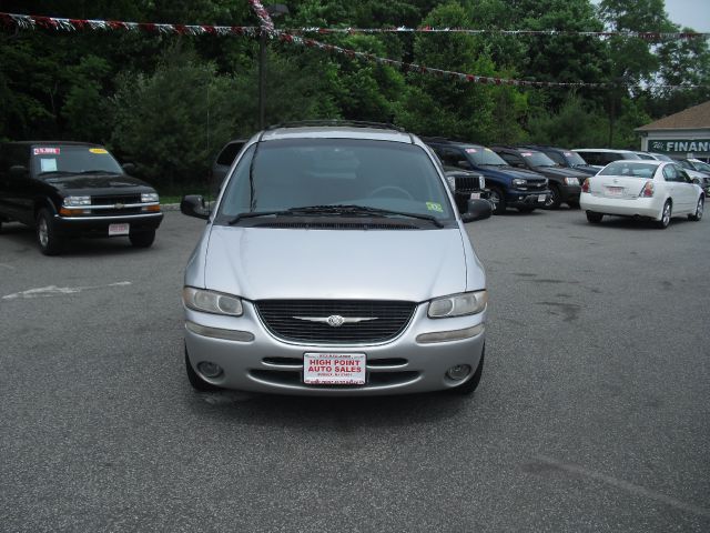 2000 Chrysler Town and Country S Sedan Under FULL Factory Warranty