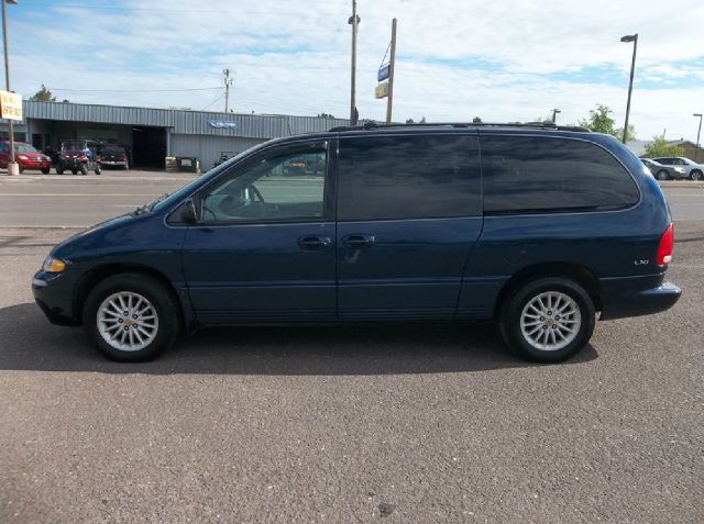 2000 Chrysler Town and Country S Sedan Under FULL Factory Warranty