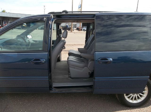 2000 Chrysler Town and Country S Sedan Under FULL Factory Warranty