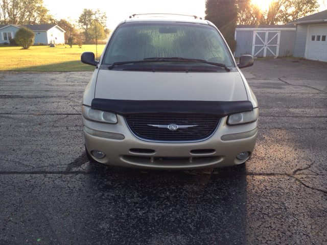 2000 Chrysler Town and Country Touring W 6 Disc