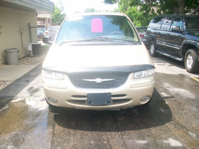 2000 Chrysler Town and Country Elk Conversion Van