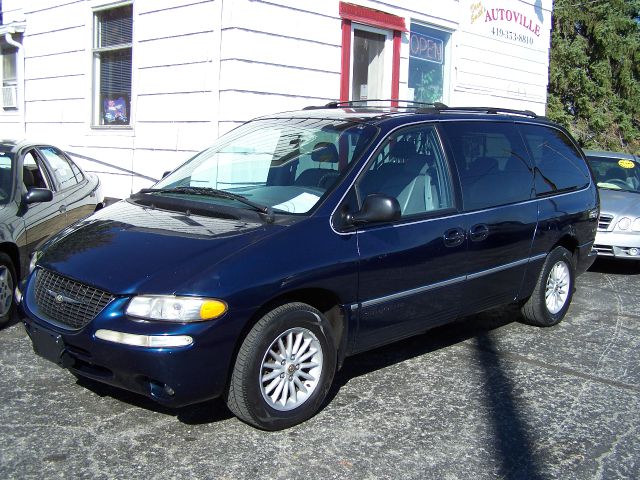 2000 Chrysler Town and Country S Sedan Under FULL Factory Warranty