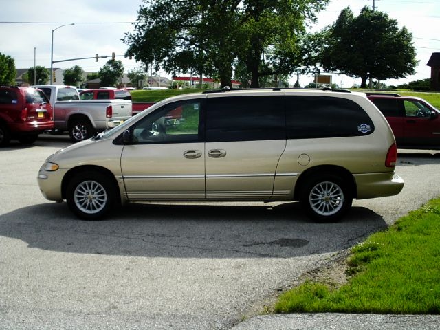 2000 Chrysler Town and Country S Sedan Under FULL Factory Warranty