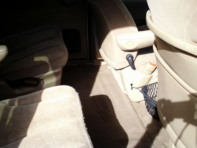 2000 Chrysler Town and Country S Sedan Under FULL Factory Warranty