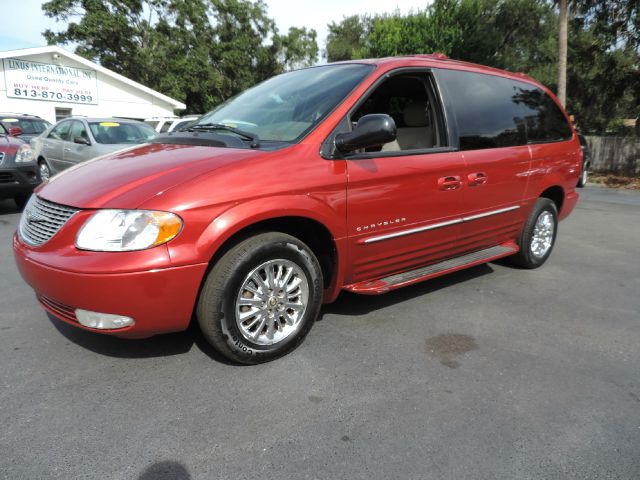 2001 Chrysler Town and Country SLT 25