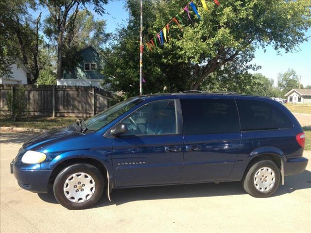 2001 Chrysler Town and Country Unknown
