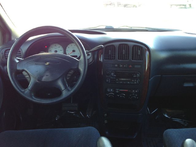 2001 Chrysler Town and Country Prev Certified