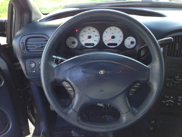 2001 Chrysler Town and Country Prev Certified