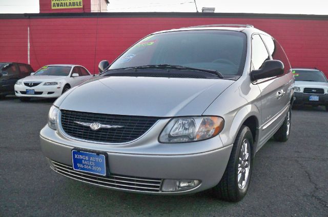 2001 Chrysler Town and Country SLT 25