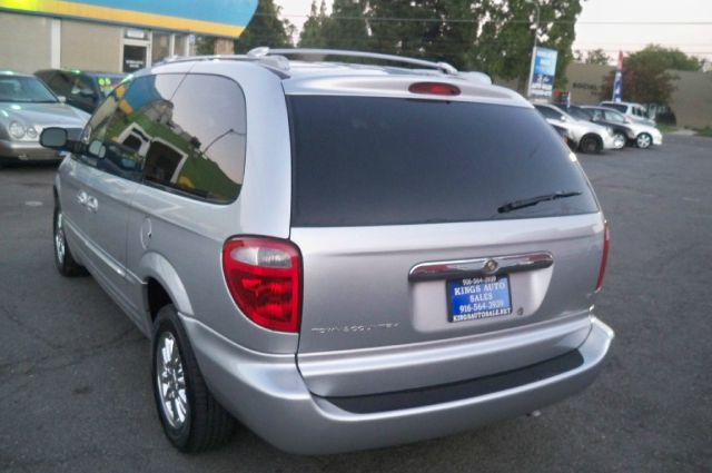 2001 Chrysler Town and Country SLT 25