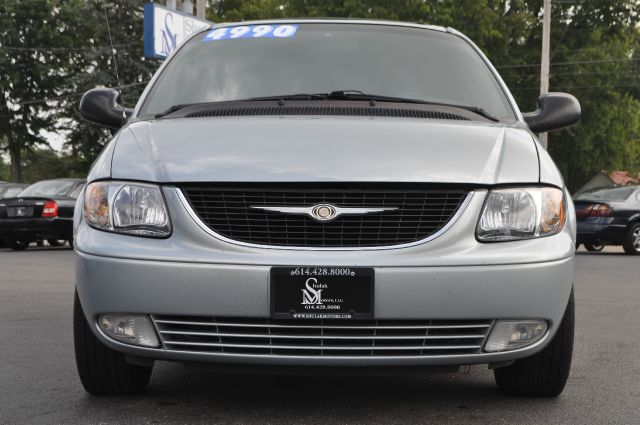 2001 Chrysler Town and Country S Sedan Under FULL Factory Warranty