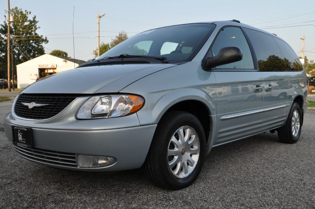 2001 Chrysler Town and Country S Sedan Under FULL Factory Warranty