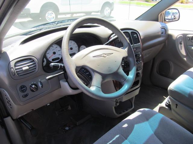 2001 Chrysler Town and Country Elk Conversion Van