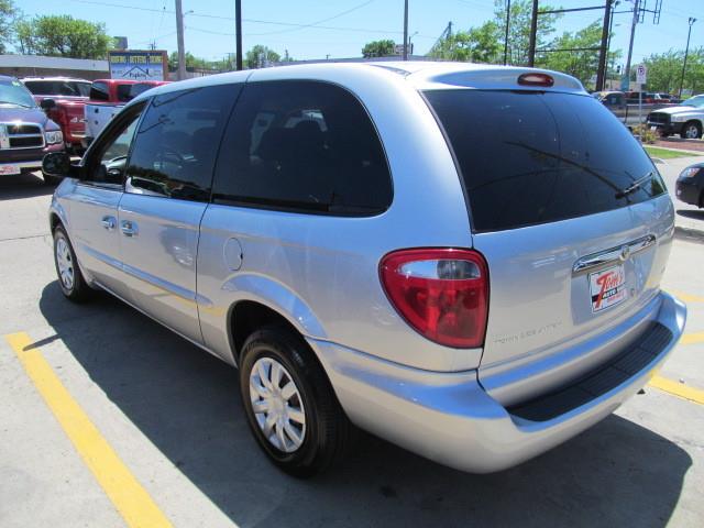 2001 Chrysler Town and Country Elk Conversion Van
