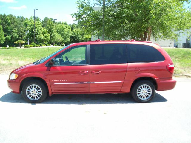 2001 Chrysler Town and Country SLT 25