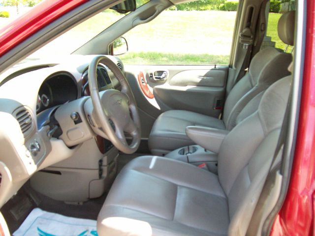 2001 Chrysler Town and Country SLT 25