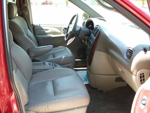 2001 Chrysler Town and Country SLT 25