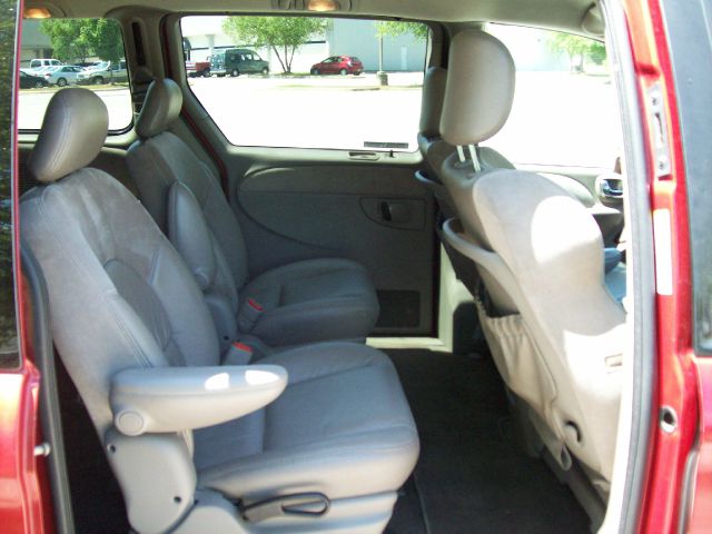 2001 Chrysler Town and Country SLT 25