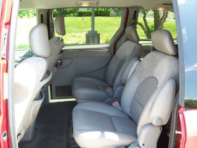 2001 Chrysler Town and Country SLT 25