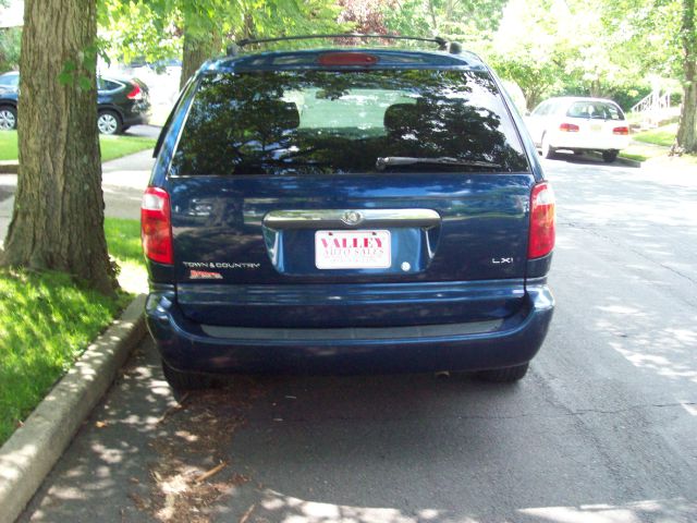 2001 Chrysler Town and Country S Sedan Under FULL Factory Warranty