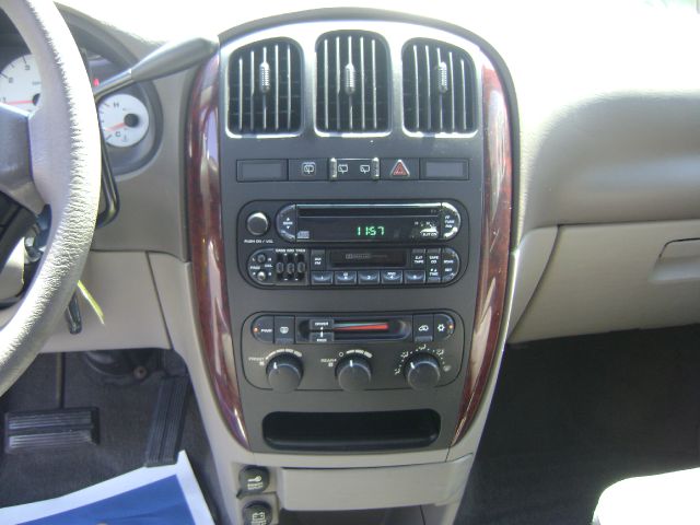 2001 Chrysler Town and Country Elk Conversion Van