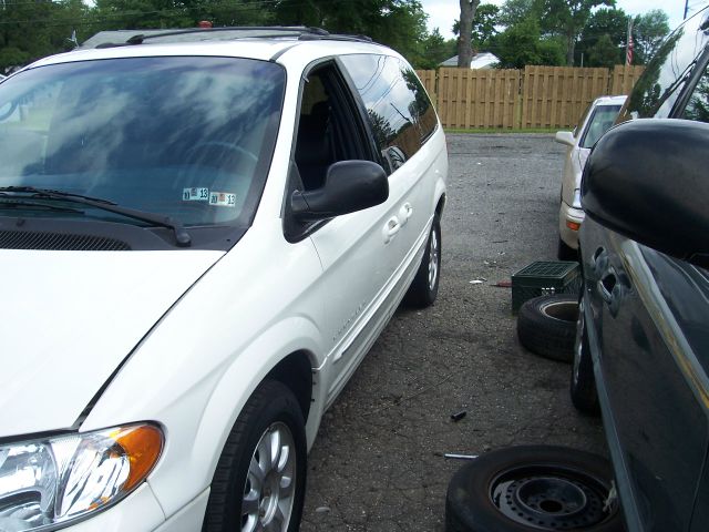 2001 Chrysler Town and Country S Sedan Under FULL Factory Warranty