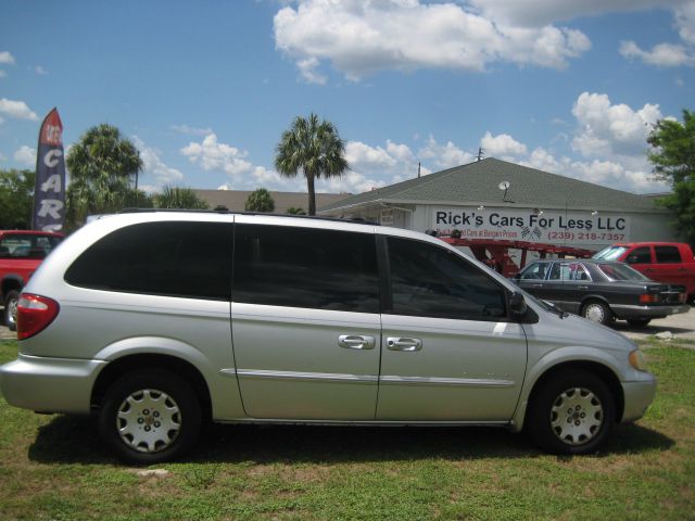 2001 Chrysler Town and Country S Sedan Under FULL Factory Warranty