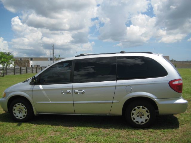 2001 Chrysler Town and Country S Sedan Under FULL Factory Warranty