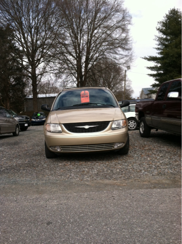 2001 Chrysler Town and Country S Sedan Under FULL Factory Warranty