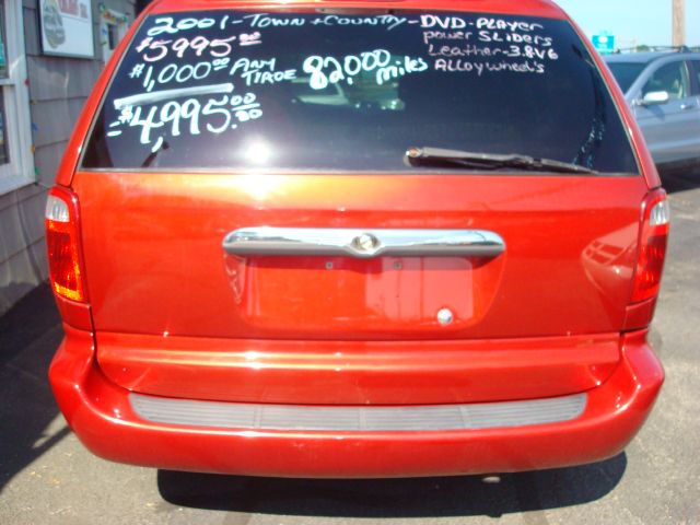2001 Chrysler Town and Country S Sedan Under FULL Factory Warranty
