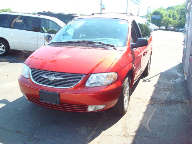2001 Chrysler Town and Country S Sedan Under FULL Factory Warranty