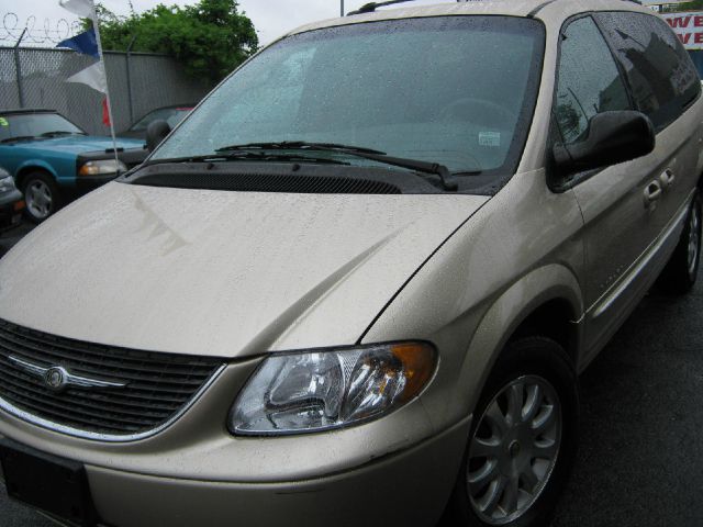 2001 Chrysler Town and Country S Sedan Under FULL Factory Warranty