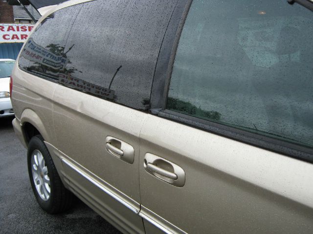 2001 Chrysler Town and Country S Sedan Under FULL Factory Warranty