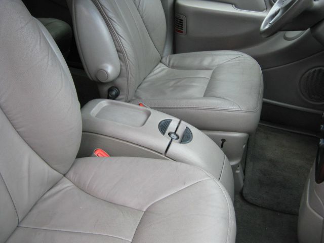 2001 Chrysler Town and Country S Sedan Under FULL Factory Warranty