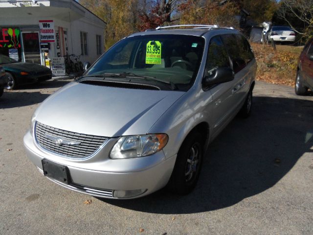 2001 Chrysler Town and Country SLT 25