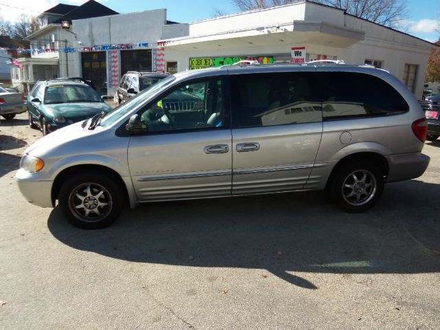 2001 Chrysler Town and Country SLT 25