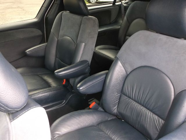 2001 Chrysler Town and Country SLT 25