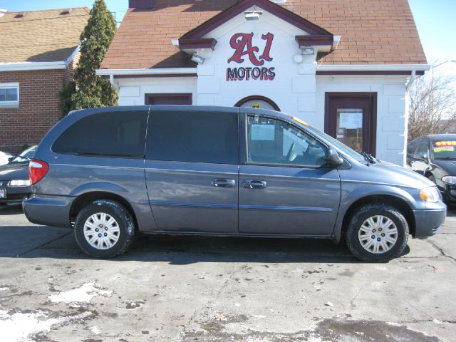 2002 Chrysler Town and Country Elk Conversion Van