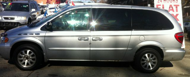 2002 Chrysler Town and Country Open-top