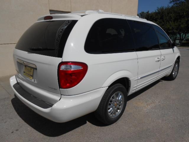2002 Chrysler Town and Country SLT 25