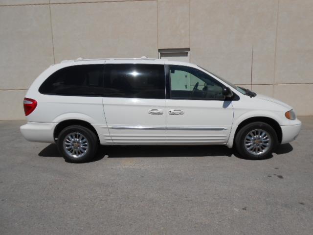 2002 Chrysler Town and Country SLT 25