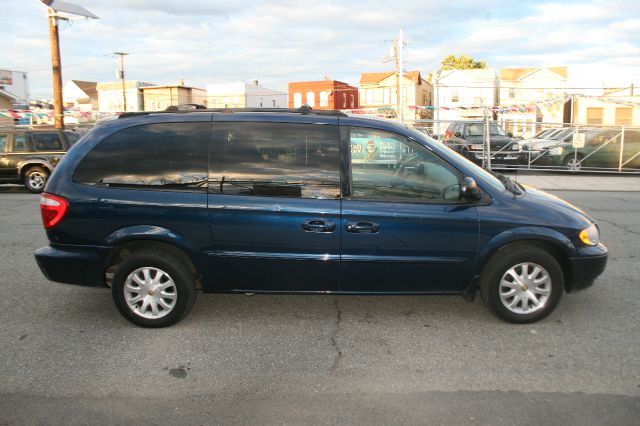2002 Chrysler Town and Country Open-top