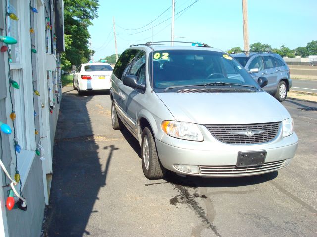 2002 Chrysler Town and Country S Sedan Under FULL Factory Warranty
