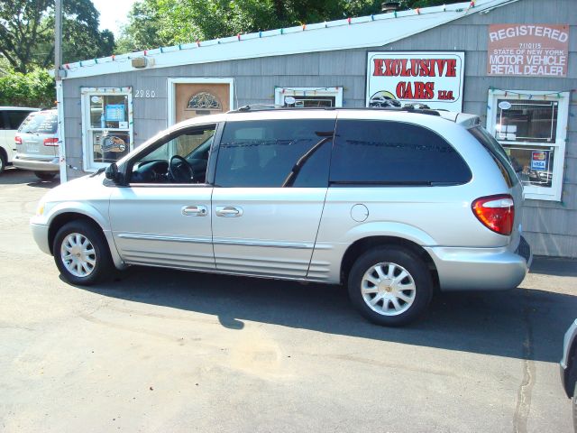 2002 Chrysler Town and Country S Sedan Under FULL Factory Warranty